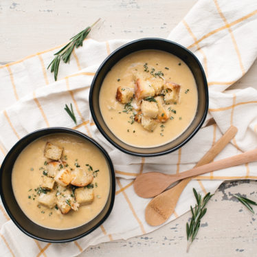 Cheesy Roasted Garlic and Cauliflower Soup