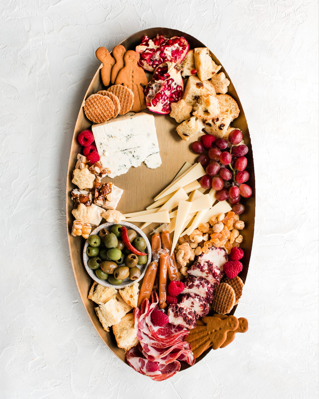 Vintage Martha Stewart 11 Round Cheese Board -   Round cheese boards,  Metal birds, Charcuterie platter