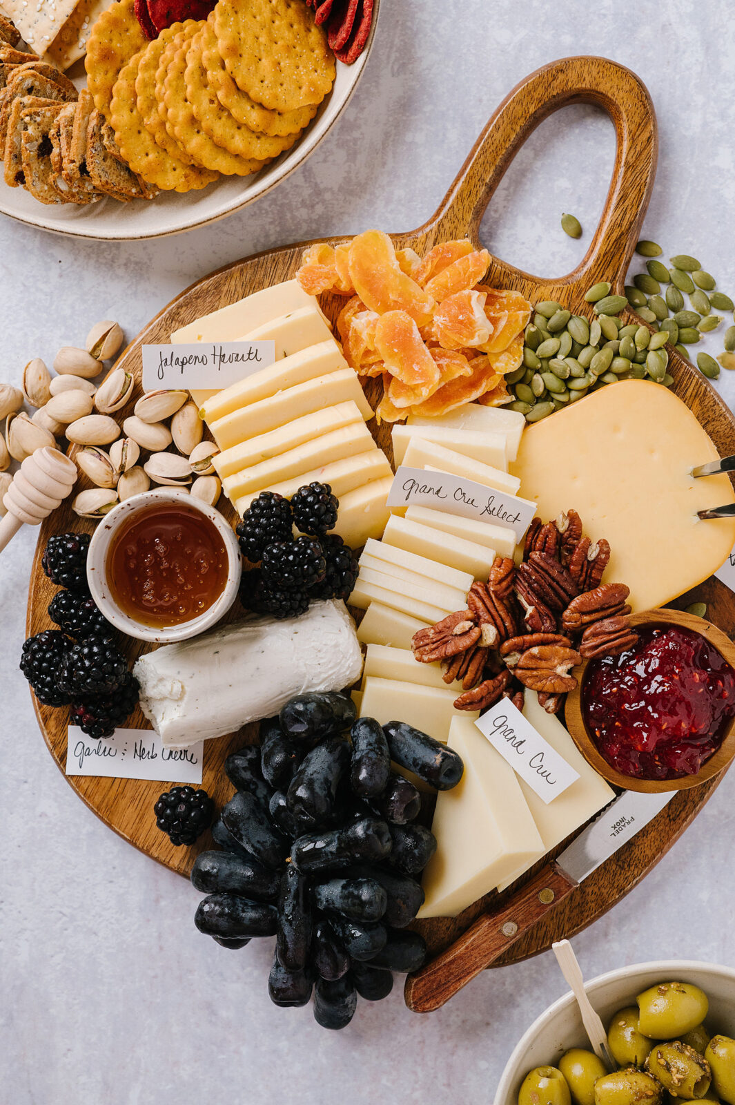 How to Build a Holiday Pantry Cheeseboard