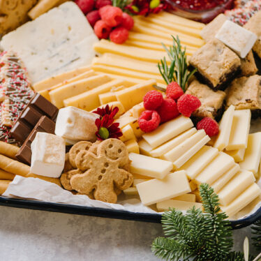 The Ultimate Guide to Holiday Entertaining with Cheese