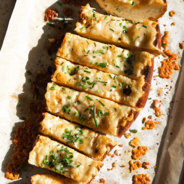 Cheesy Sriracha Garlic Bread